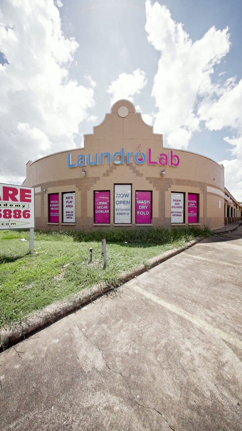 LaundroLab Laundromat — exterior